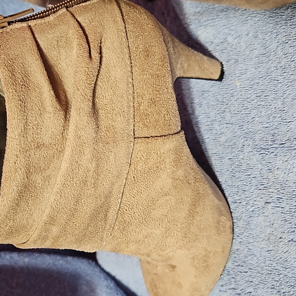 Francesca's Collections Tan Heeled Boots - Picture 2 of 5